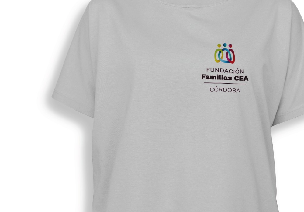 Remera gris oficial de Fundación Familias CEA
